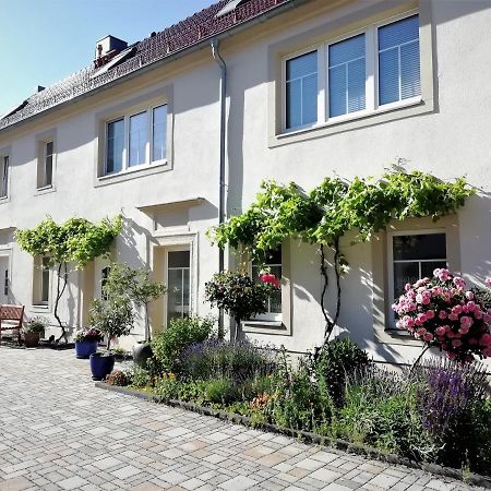 Ferienhof Graefe - 3-Seiten Hof Mit Grossem Garten, Pool & Sauna Meißen Exterior foto