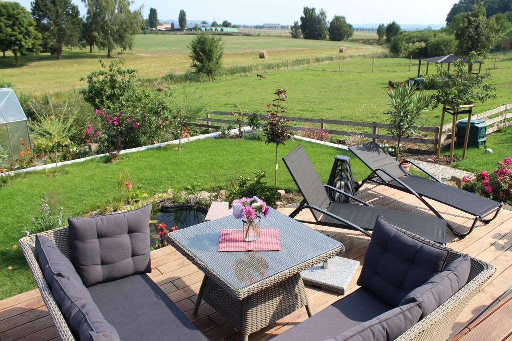 Ferienhof Graefe - 3-Seiten Hof Mit Grossem Garten, Pool & Sauna Meißen Exterior foto